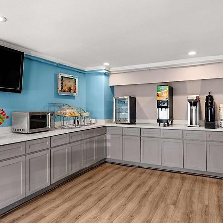 Days Inn By Wyndham Lakewood South Tacoma Екстер'єр фото