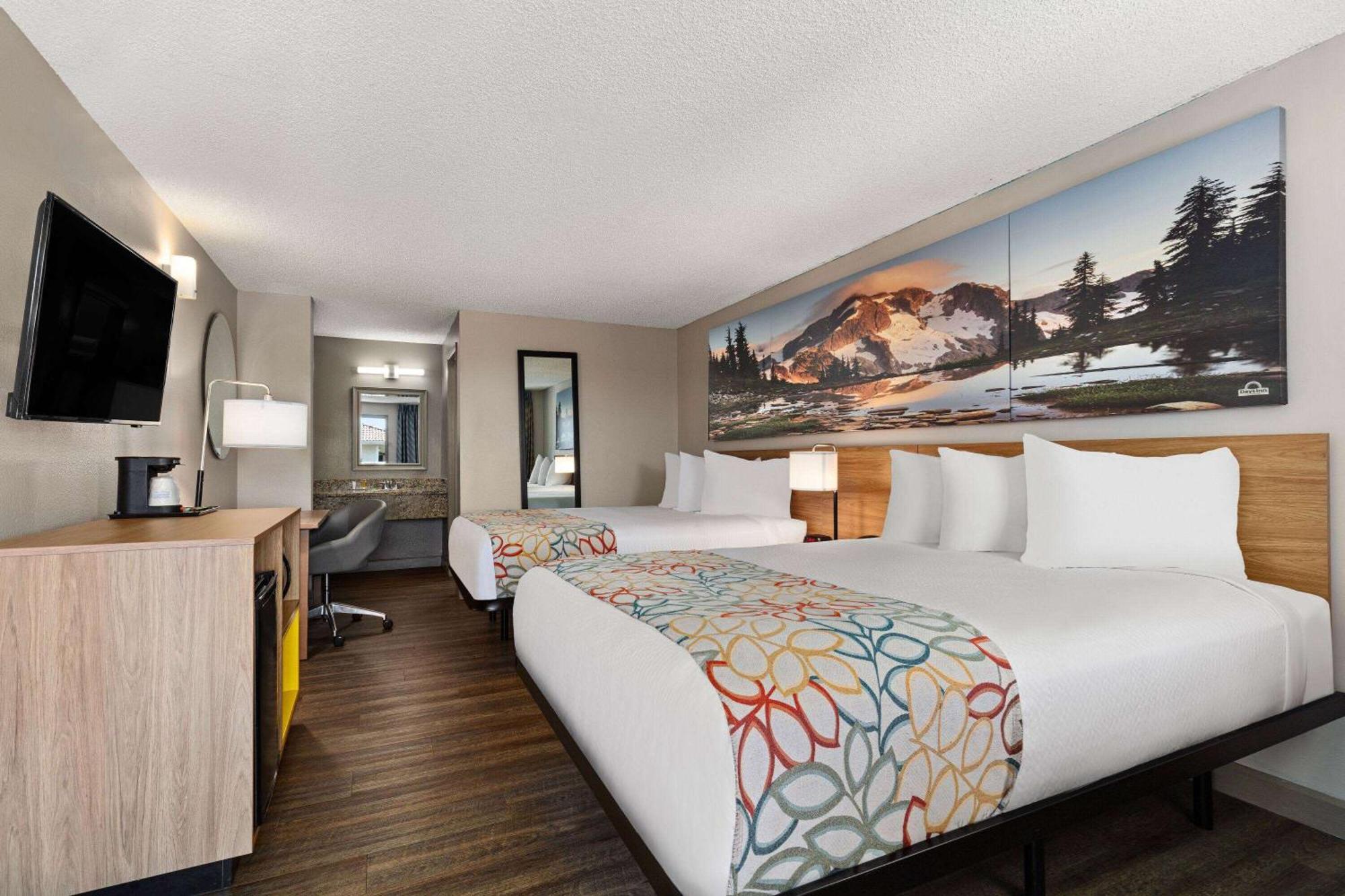 Days Inn By Wyndham Lakewood South Tacoma Екстер'єр фото