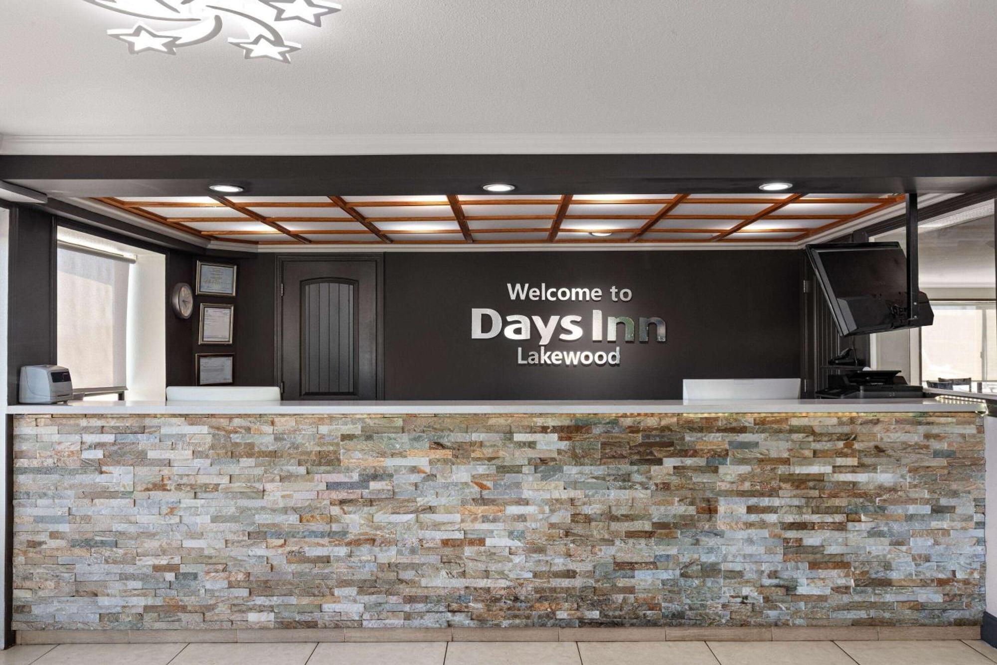 Days Inn By Wyndham Lakewood South Tacoma Екстер'єр фото