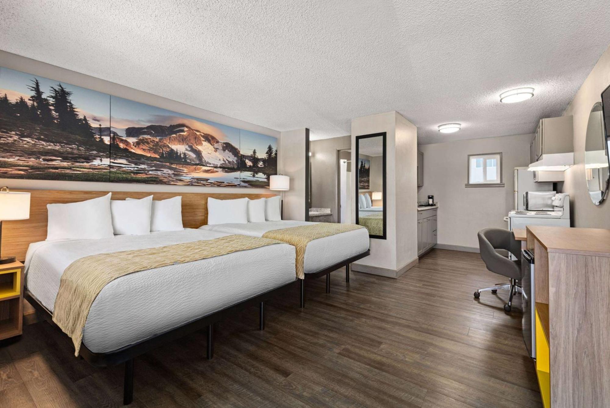 Days Inn By Wyndham Lakewood South Tacoma Екстер'єр фото