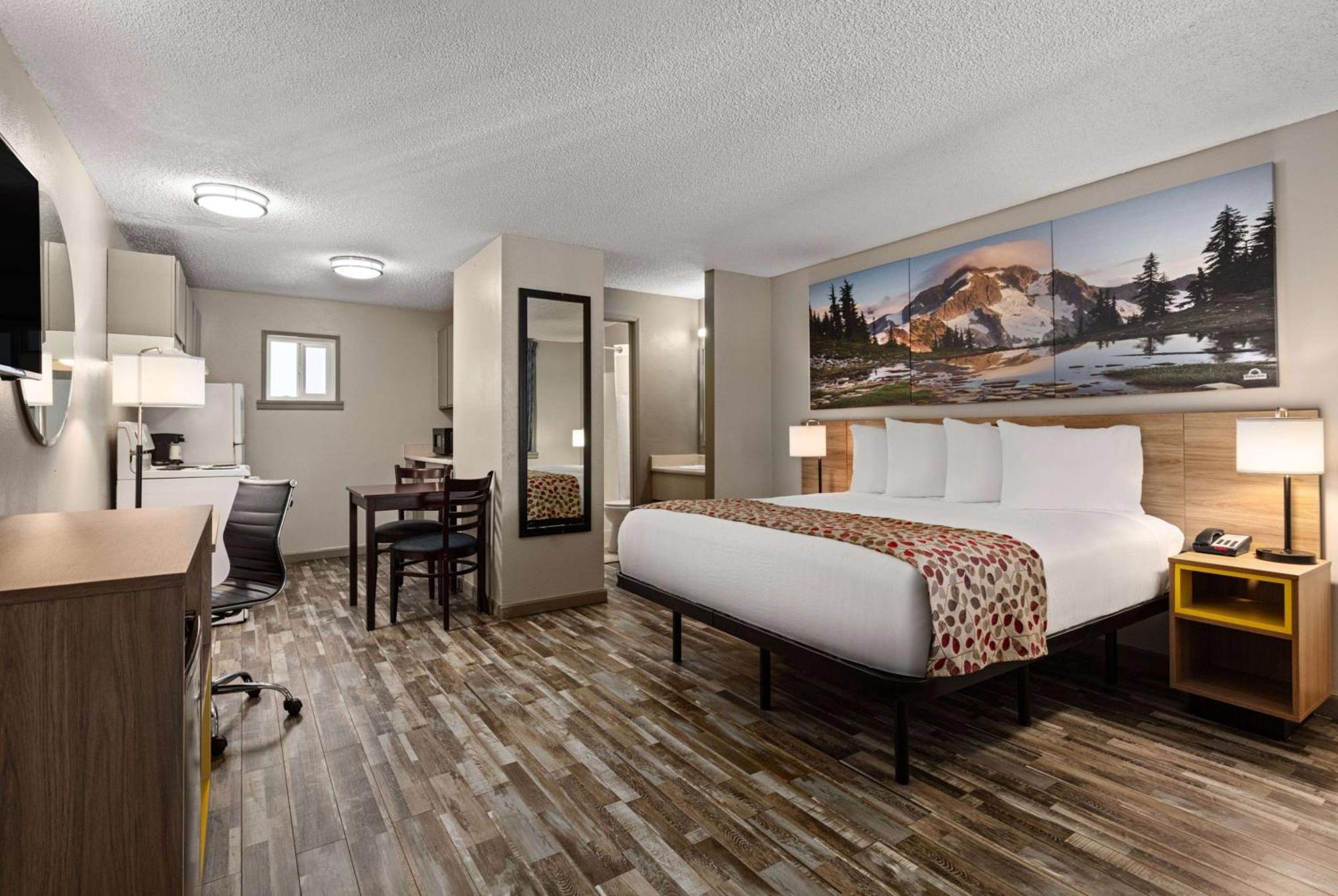Days Inn By Wyndham Lakewood South Tacoma Екстер'єр фото