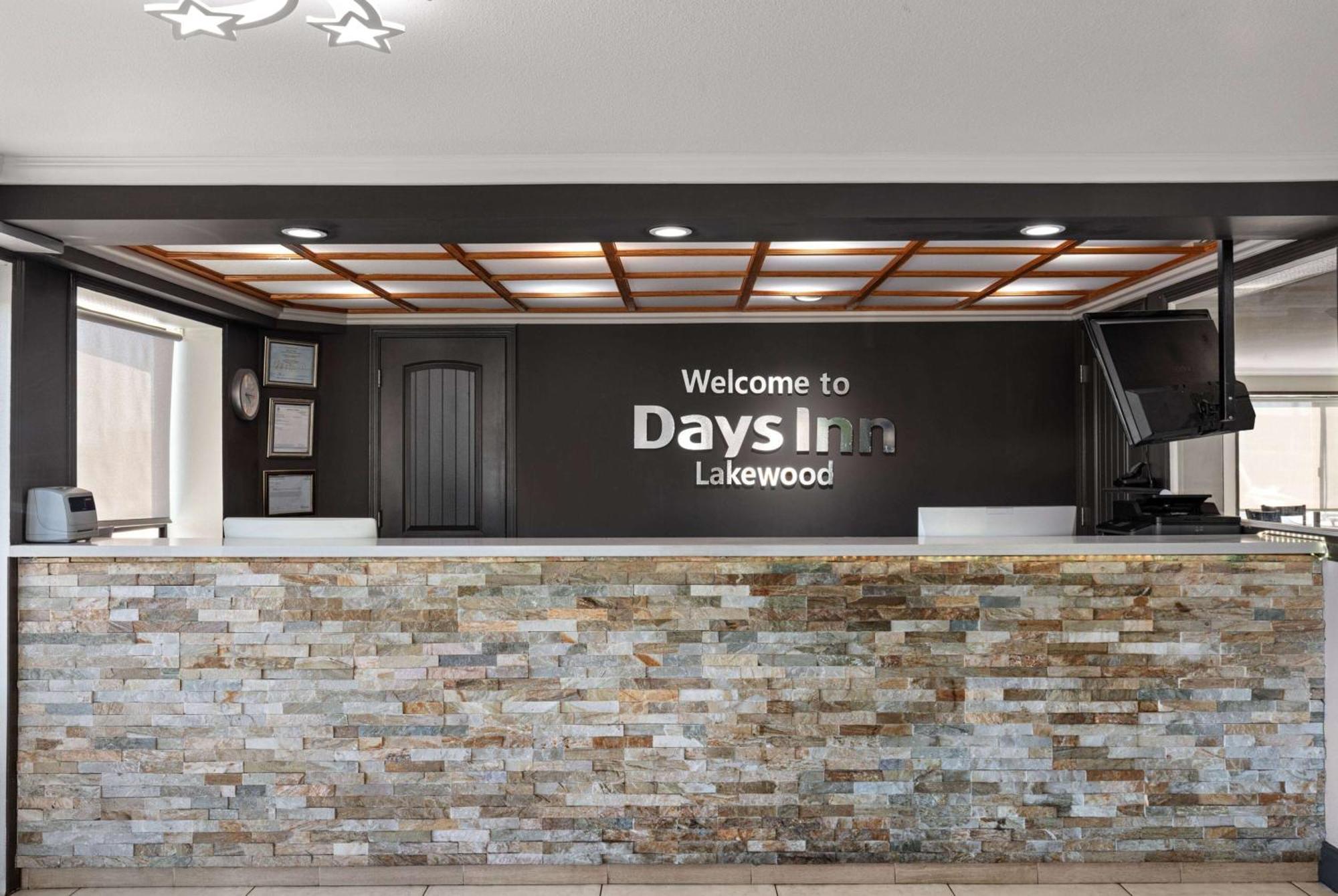 Days Inn By Wyndham Lakewood South Tacoma Екстер'єр фото