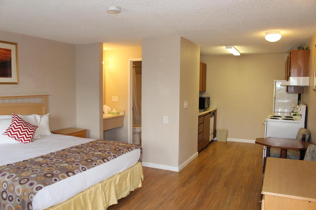 Days Inn By Wyndham Lakewood South Tacoma Екстер'єр фото