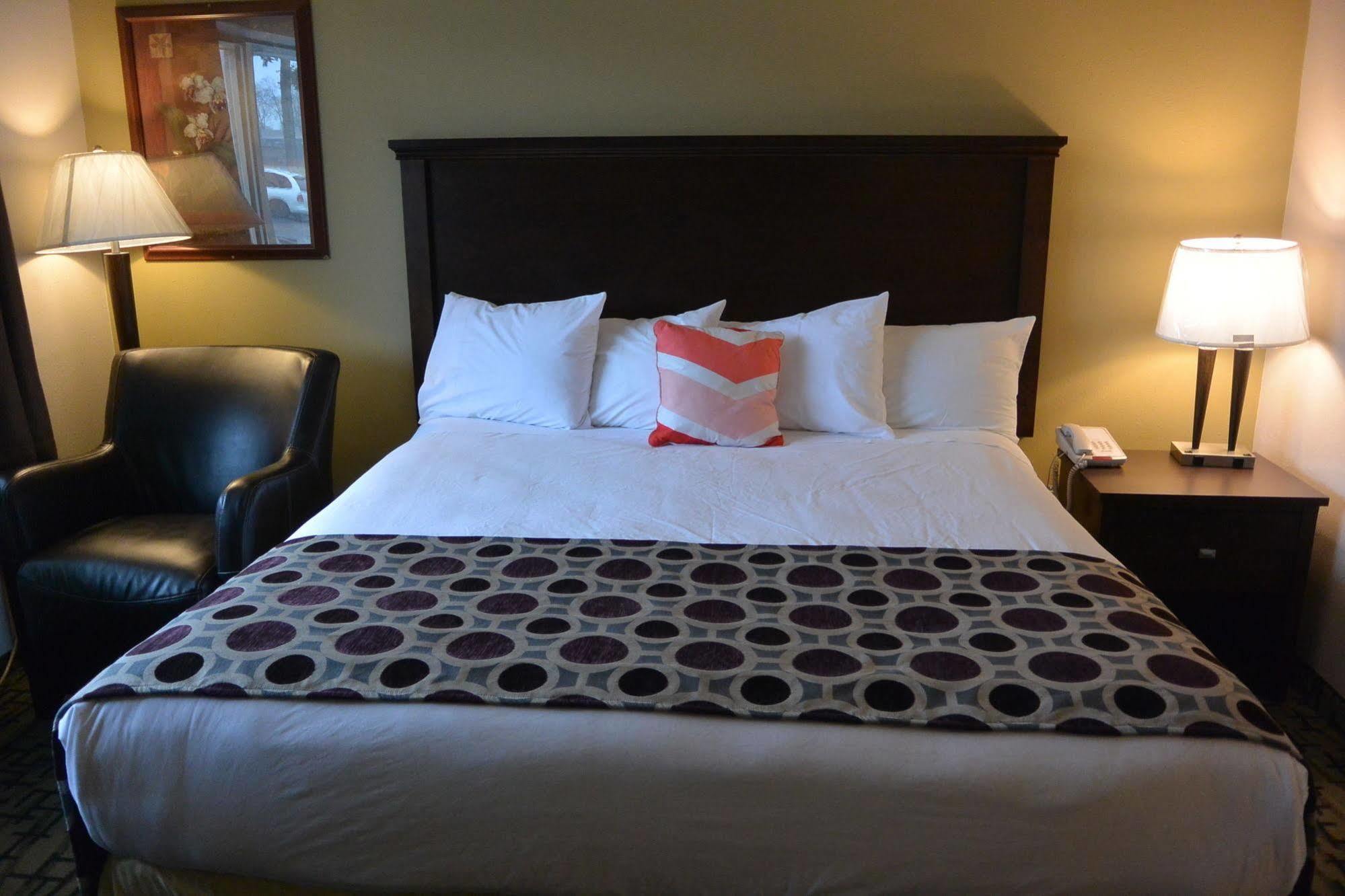 Days Inn By Wyndham Lakewood South Tacoma Екстер'єр фото