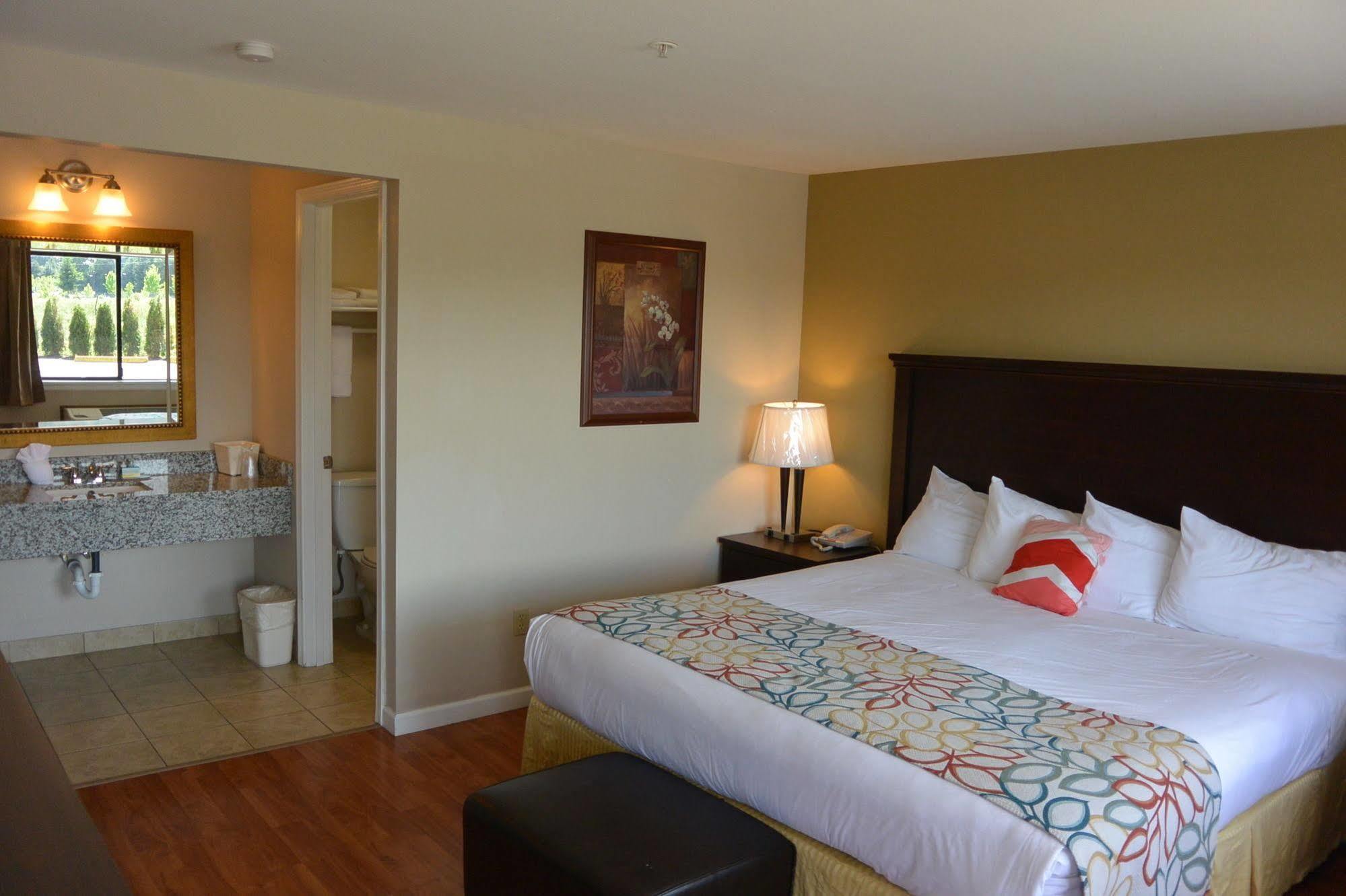 Days Inn By Wyndham Lakewood South Tacoma Екстер'єр фото